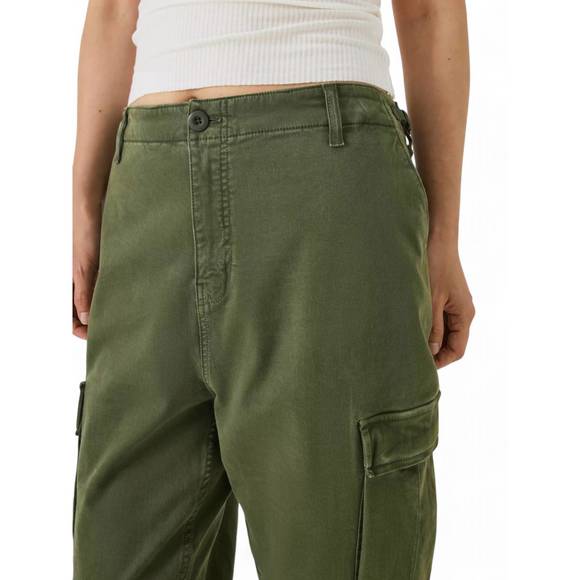 NEW GOOD AMERICAN uniform cargo pant in fatigue001 - Picture 4 of 5